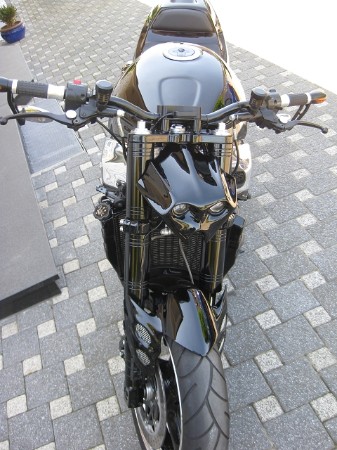 ZXR 750